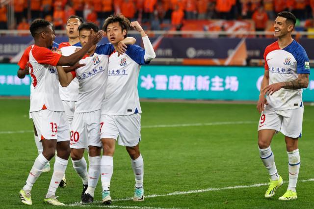 半岛体育官网-申花打赢肉搏战拿下最难3分 间歇期后还有大考验