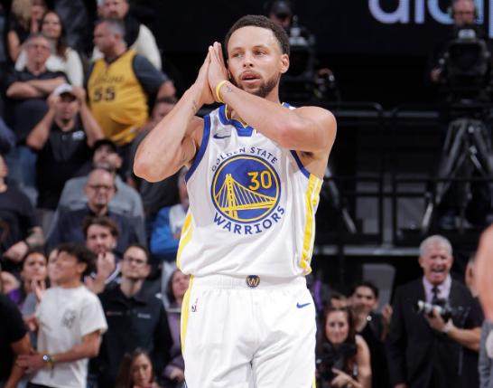 半岛体育APP-30岁后40+仅次于乔丹 库里41分优雅独舞撕碎国王